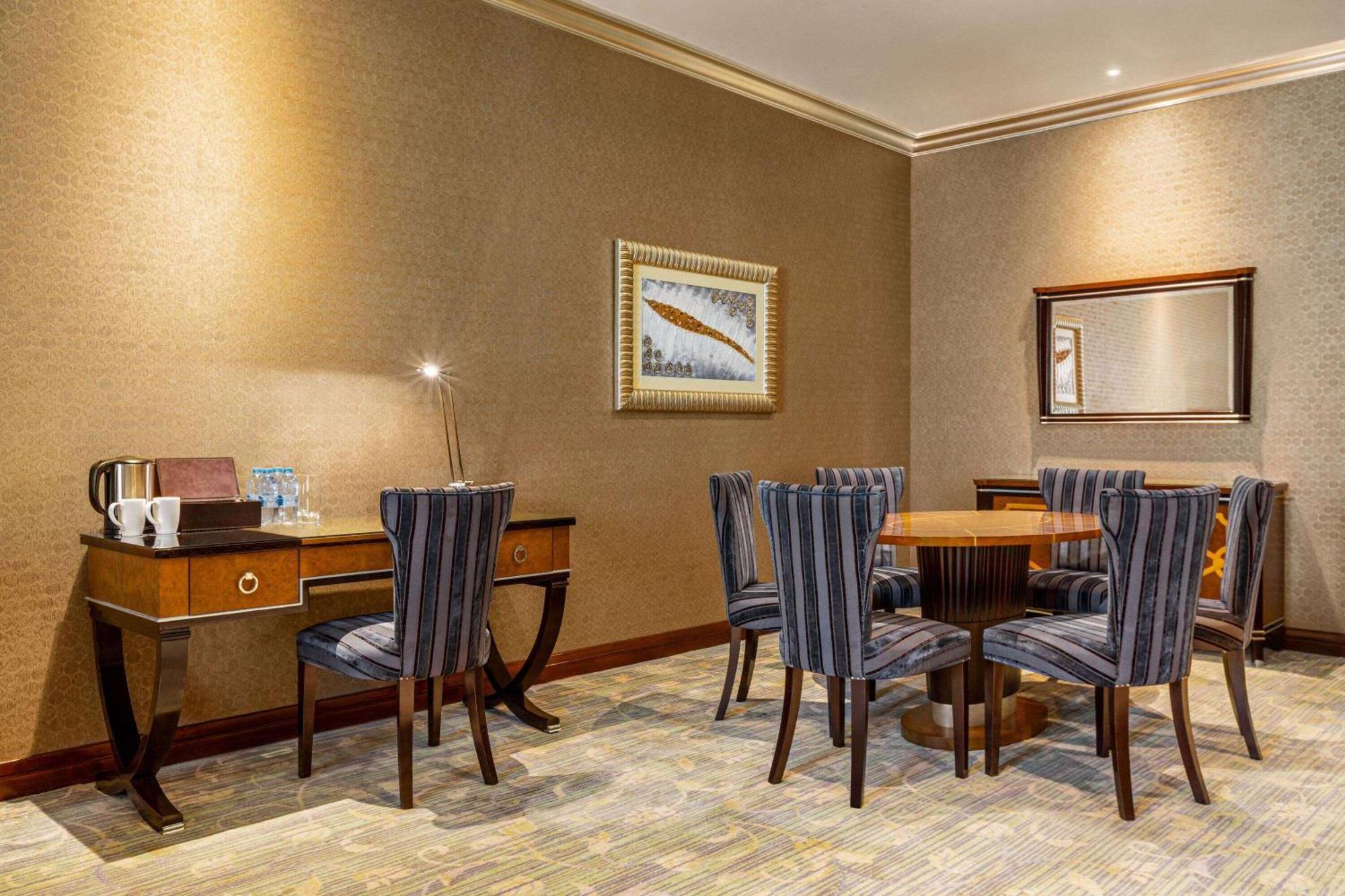 Grand Regency Doha, Trademark Collection By Wyndham Exterior foto A meeting room at the hotel